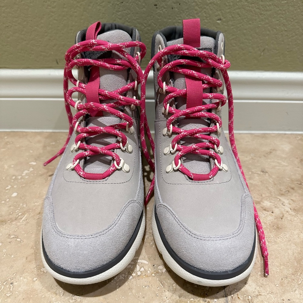 Cole Haan- ZeroGrand Women’s Omni Hiker ~Size 8.5 Dove Gray~NWOT